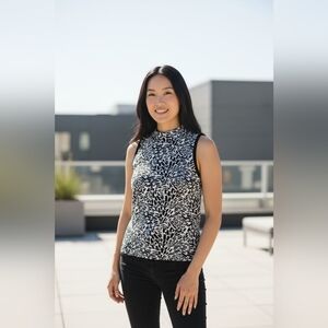 White House Black Market sz XL graphic strokes Jacquard halter blouse new WT52